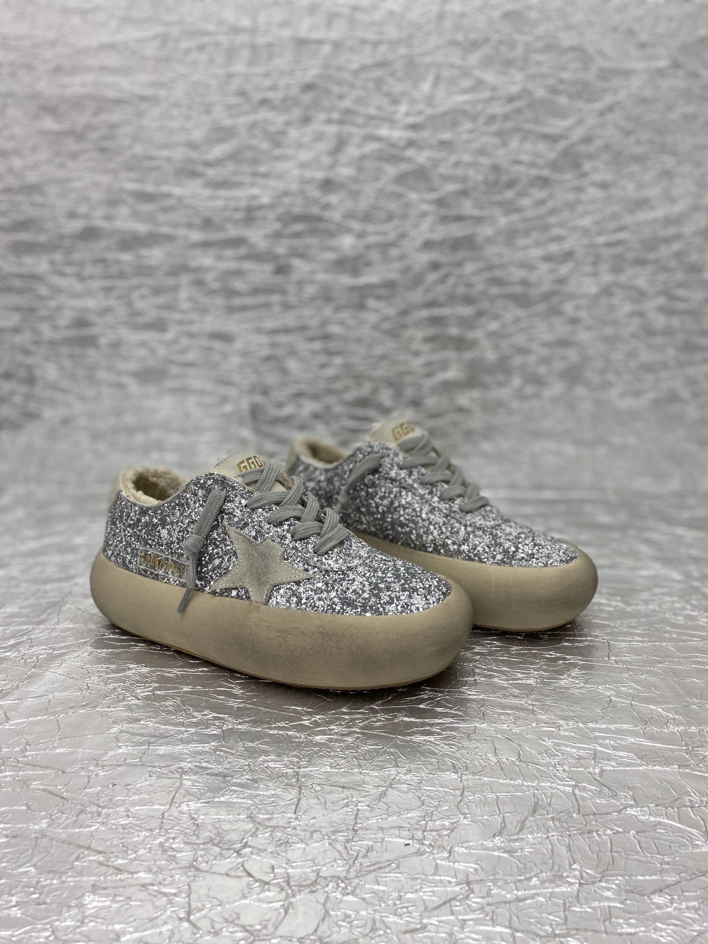 OOBB-- 6642 GWF00346.F002998.70136 Space cowhide item:E-X362J2904T